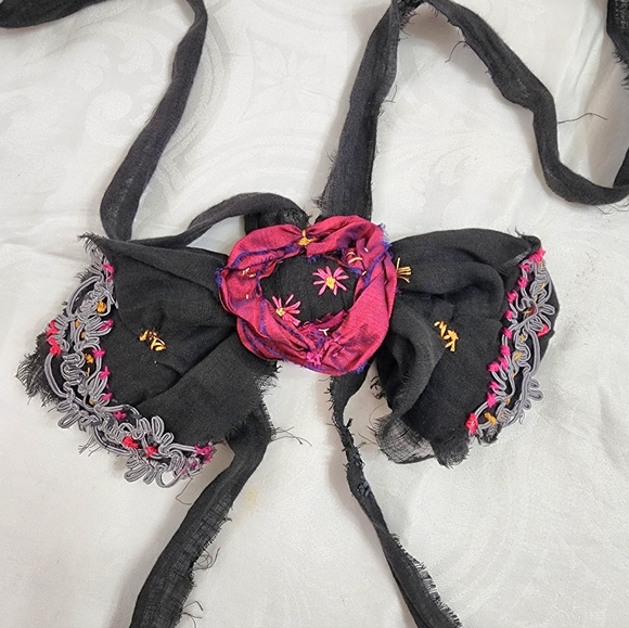 JABOT💕MOSSIE ANNA ARTISAN 💕 DESIGN NWT - Picture 3 of 17